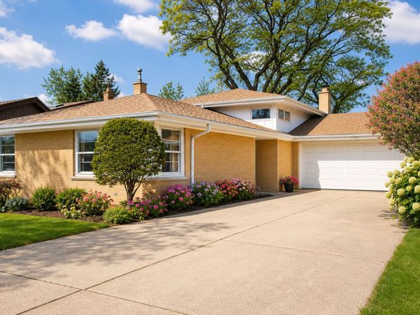 8732 W North Terrace , Niles, IL 60714