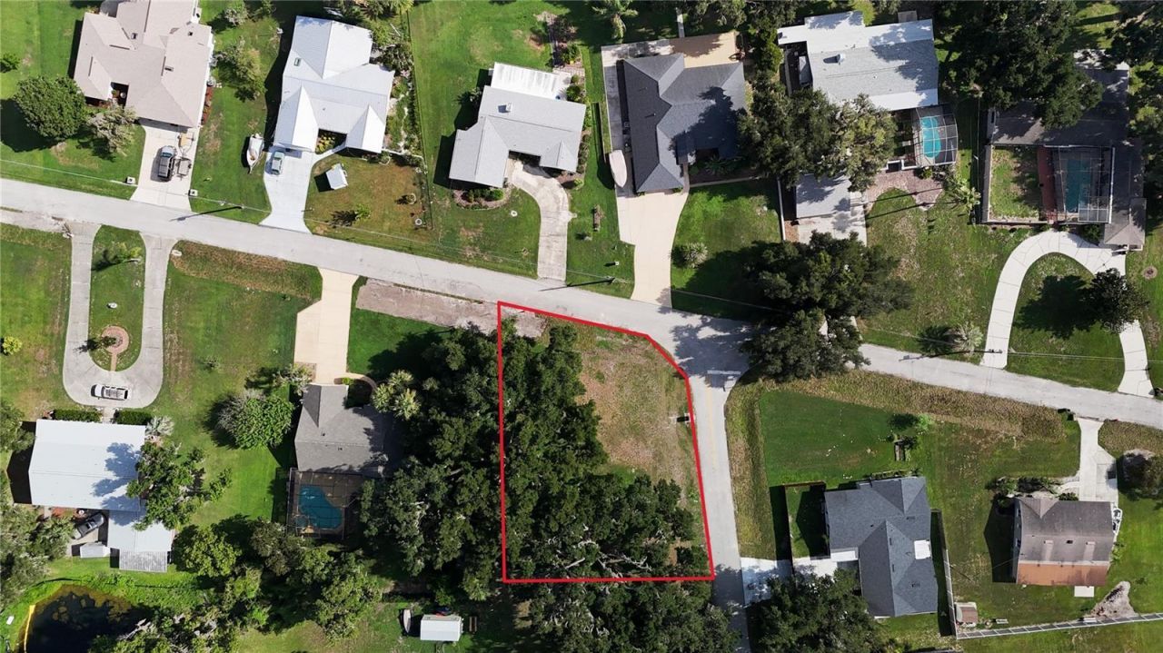 Lakeside Drive , Yalaha, FL 34797 Photo