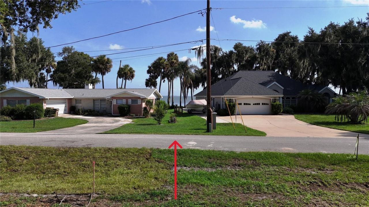 Lakeside Drive , Yalaha, FL 34797 Photo