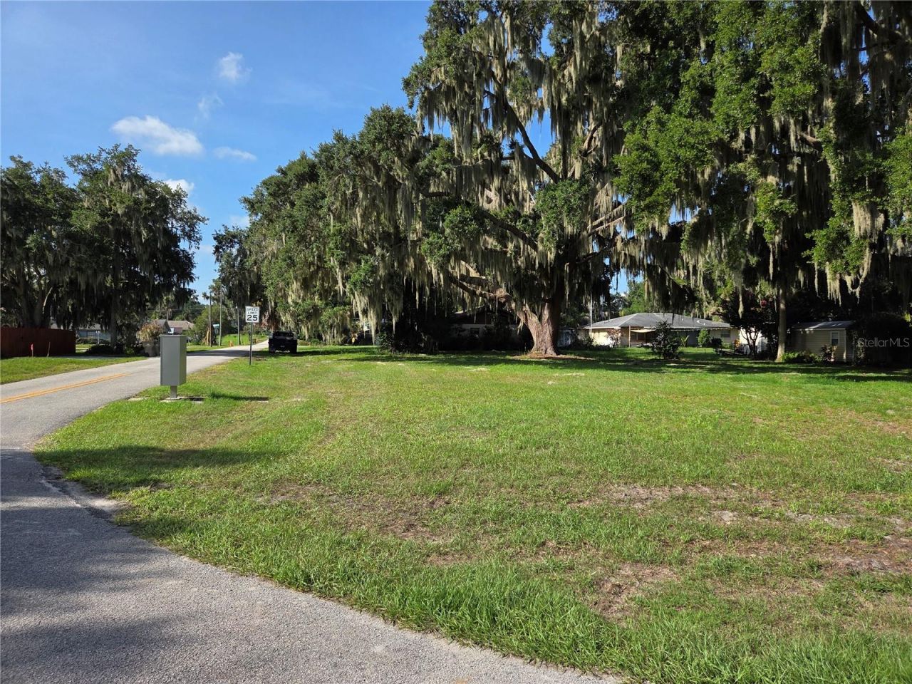 Lakeside Drive , Yalaha, FL 34797 Photo