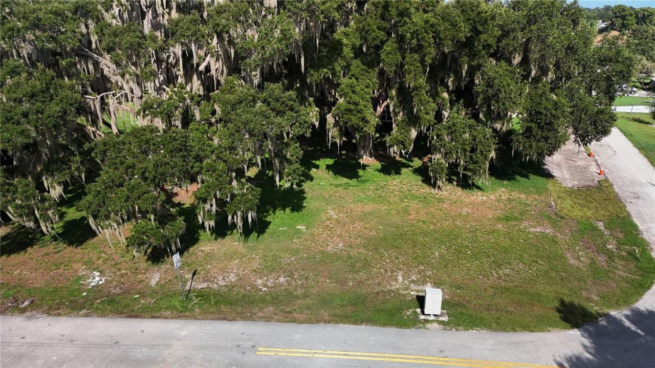 Lakeside Drive , Yalaha, FL 34797 Photo