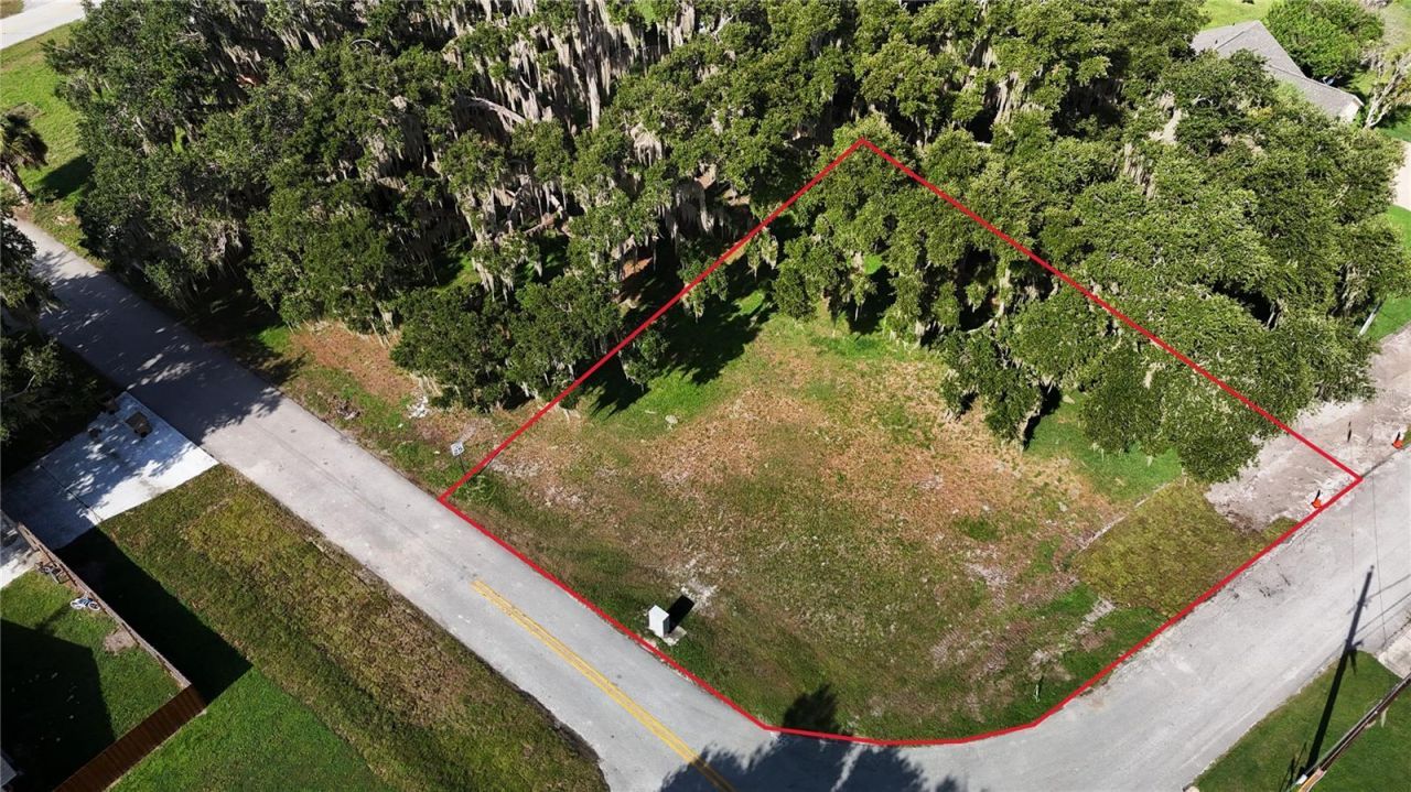 Lakeside Drive , Yalaha, FL 34797 Photo