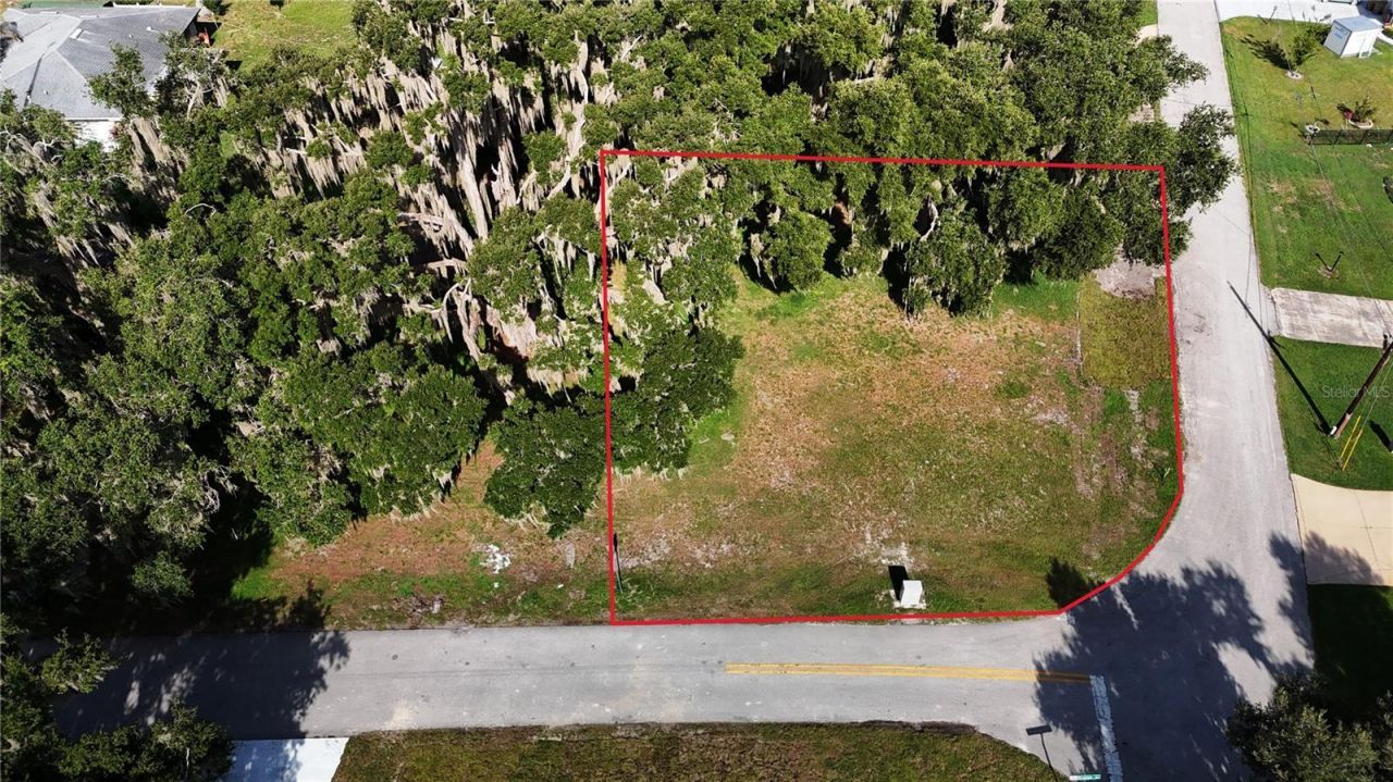 Lakeside Drive , Yalaha, FL 34797 Photo