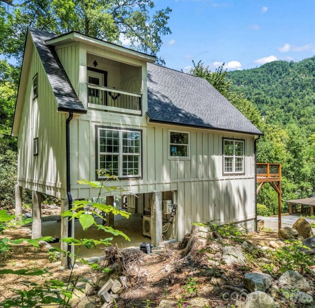 168 Fall Creek Drive , Chimney Rock, NC 28720 Main Photo