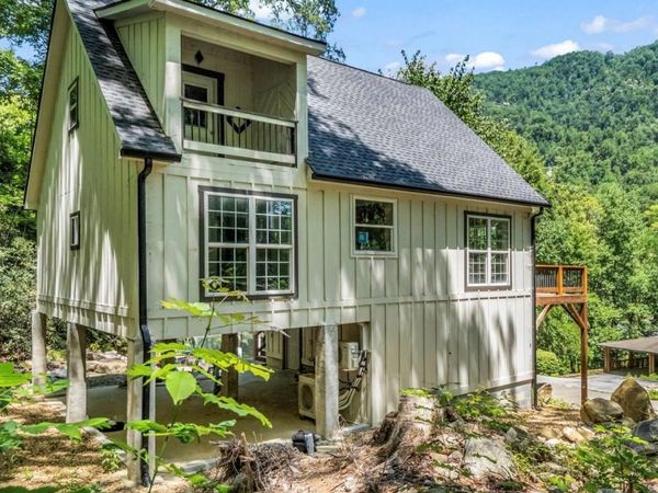 168 Fall Creek Drive , Chimney Rock, NC 28720