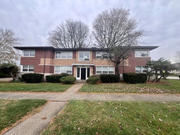 10351 Chaucer Street , Unit 2S, Westchester, IL 60154