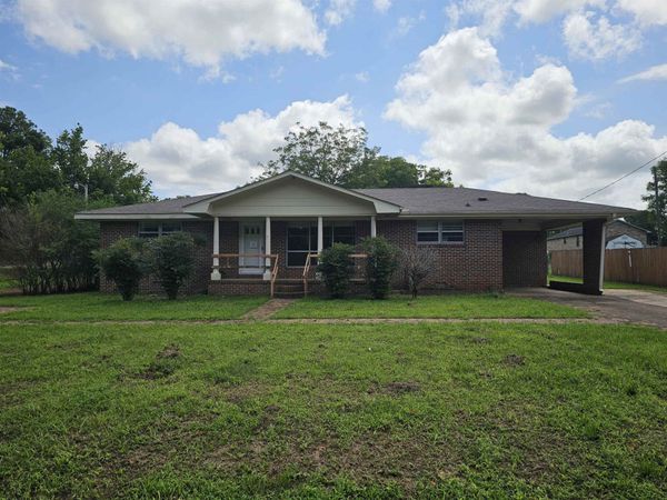 109 Pinhook Rd, Moulton, AL 35650