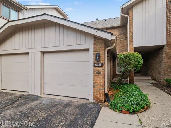 6489 Maple Hills Drive, Bloomfield Hills, MI 48301