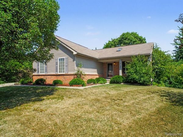 5186 Northwood Road , Grand Blanc Twp, MI 48439