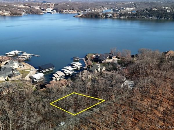 1541 Qunta Grande Drive , Sunrise Beach, MO 65079