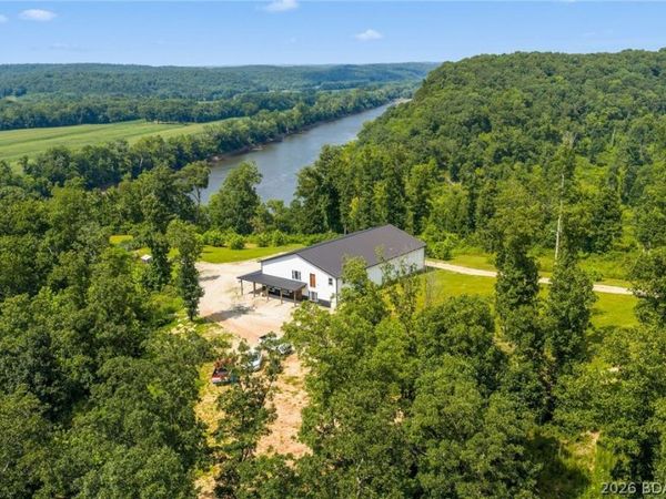 1805 HWY 52 , Tuscumbia, MO 65082