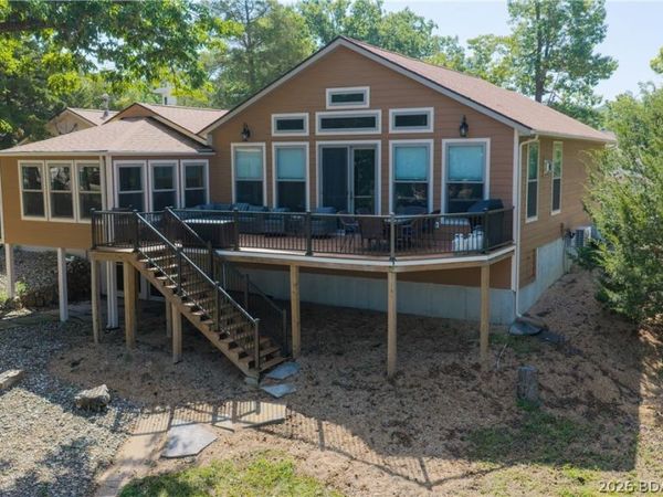 39 Outer Point , Lake Ozark, MO 65049