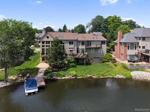 4443 Island View Drive, Waterford Twp, MI 48328