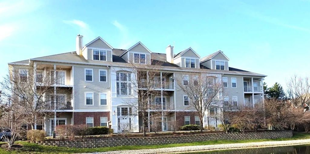 3333 Stratford Court , Unit 3F, Lake Bluff, IL 60044 Main Photo