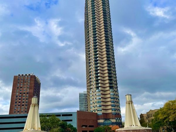 3660 N Lake Shore Drive W, Unit 2513, Chicago, IL 60613
