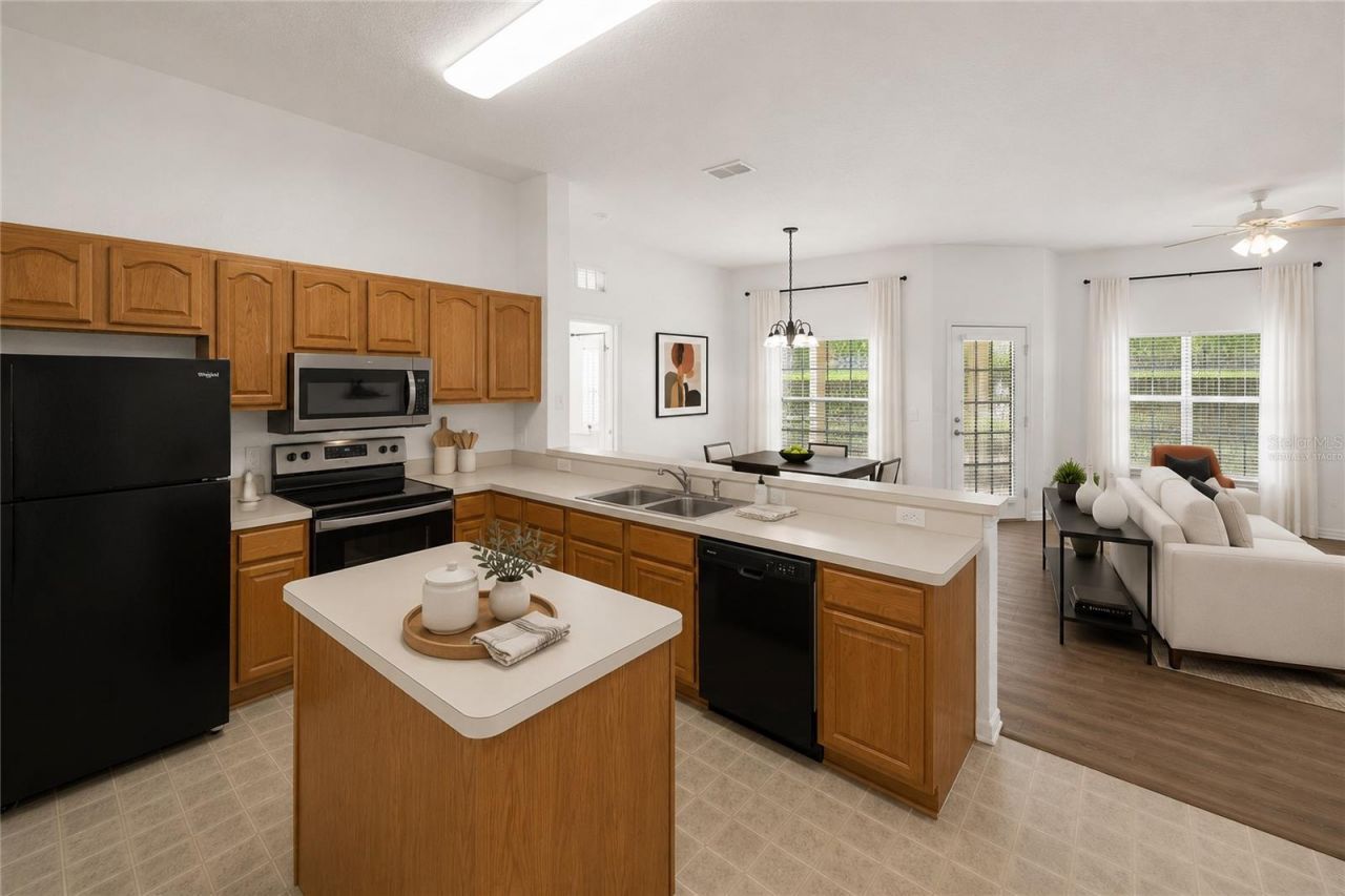 970 N Spring Garden Avenue, Unit 212, Deland, FL 32720 Photo