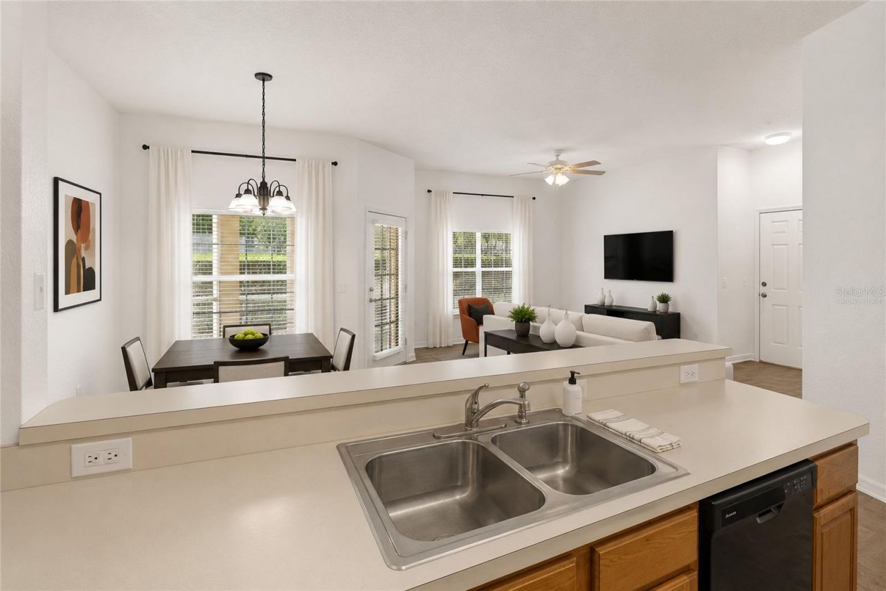 970 N Spring Garden Avenue, Unit 212, Deland, FL 32720 Photo