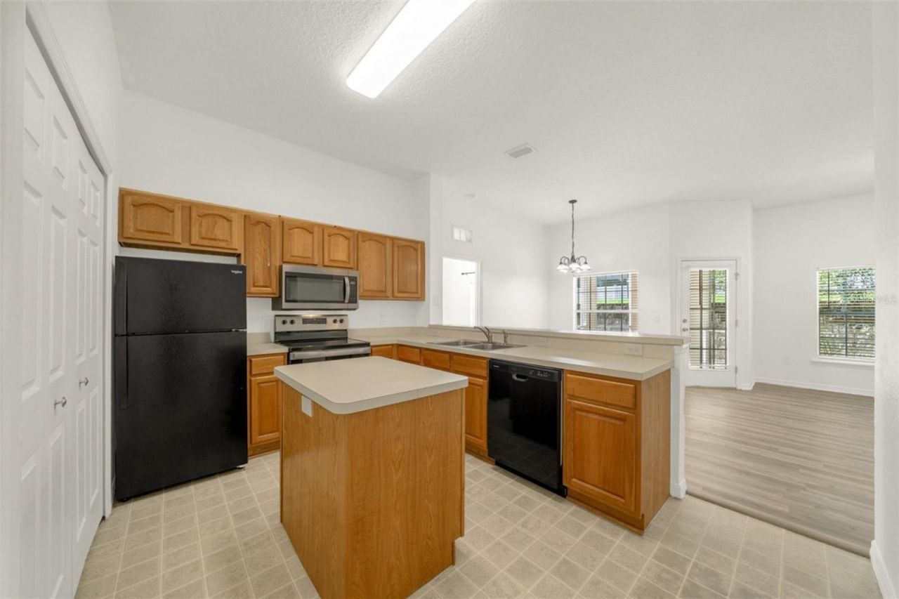 970 N Spring Garden Avenue, Unit 212, Deland, FL 32720 Photo