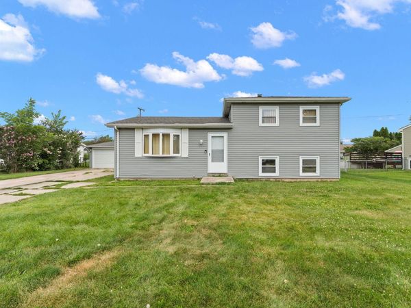 1623 Northwood Drive, Lowell, IN 46356