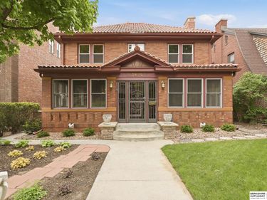 3824 Cass Street, Omaha, NE 68131