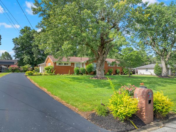 201 Cloverdale Rd , Shelbyville, TN 37160