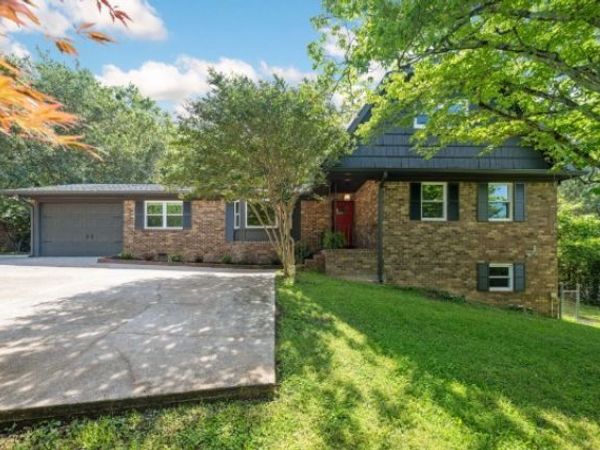 1220 Franklin Dr , Chattanooga, TN 37421