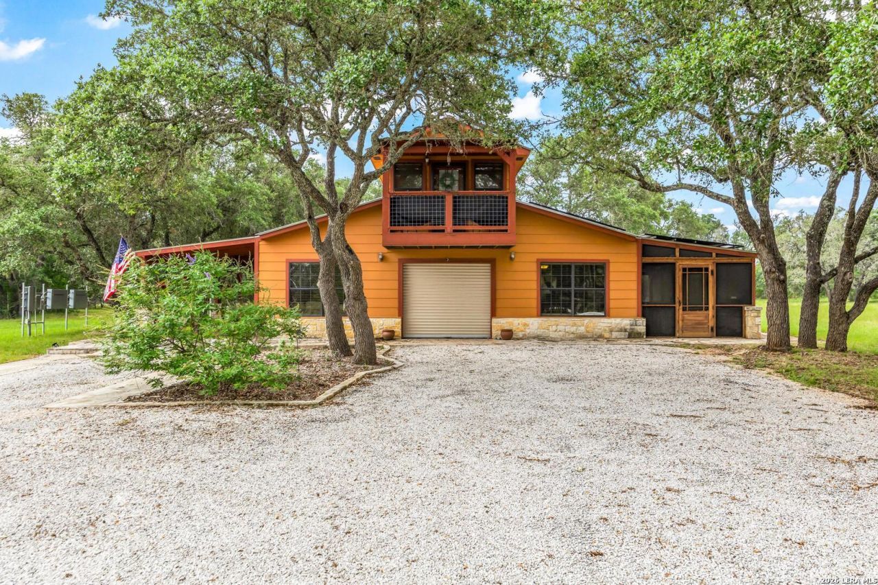 133 Buckskin Trl, Bandera, TX 78003 Main Photo