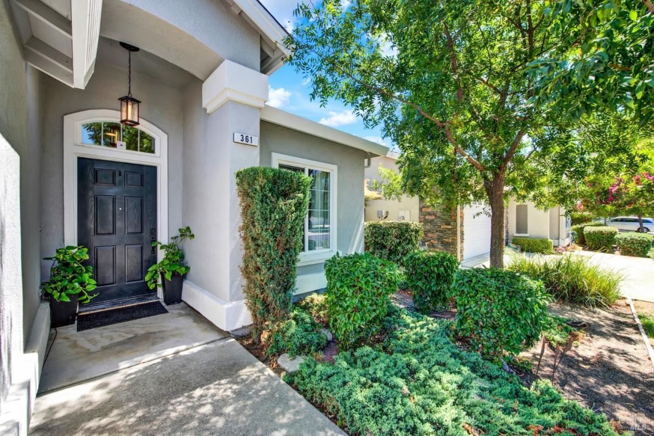 361 Grand Canyon Drive, Vacaville, CA 95687 Main Photo
