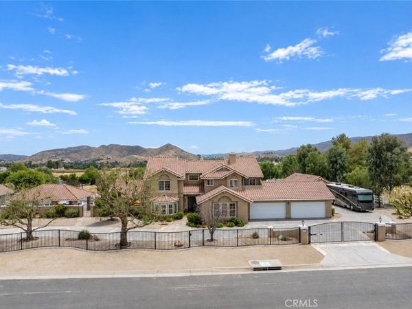 34901 Sweetwater Drive, Agua Dulce, CA 91390