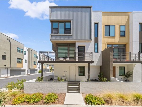 120 Sawbuck , Irvine, CA 92618