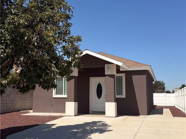 11088 Spruce Avenue, Bloomington, CA 92316