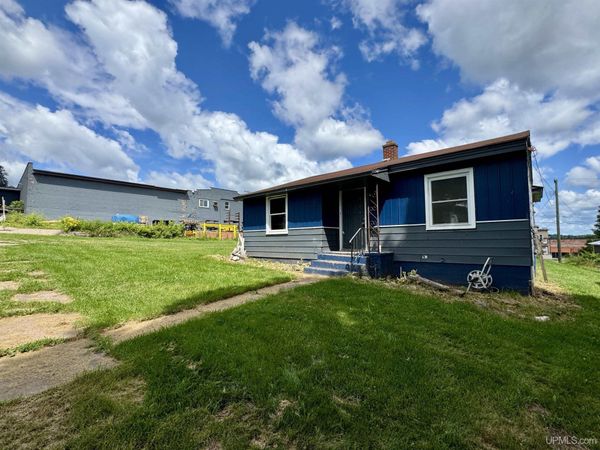 204 Marquette Avenue, Crystal Falls, MI 49920
