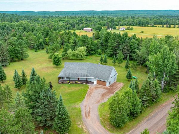 36689 River Road, Portage Twp, MI 49916