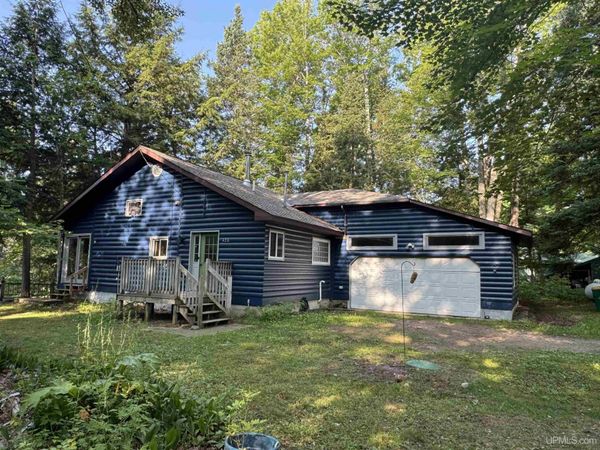 428 Green Garden Road, Chocolay Twp, MI 49855