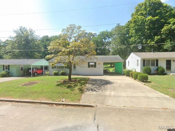 1028 Royal Drive , Jackson, MO 63755