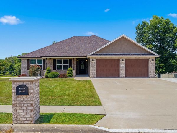 10905 Broadacre Drive, Holts Summit, MO 65043