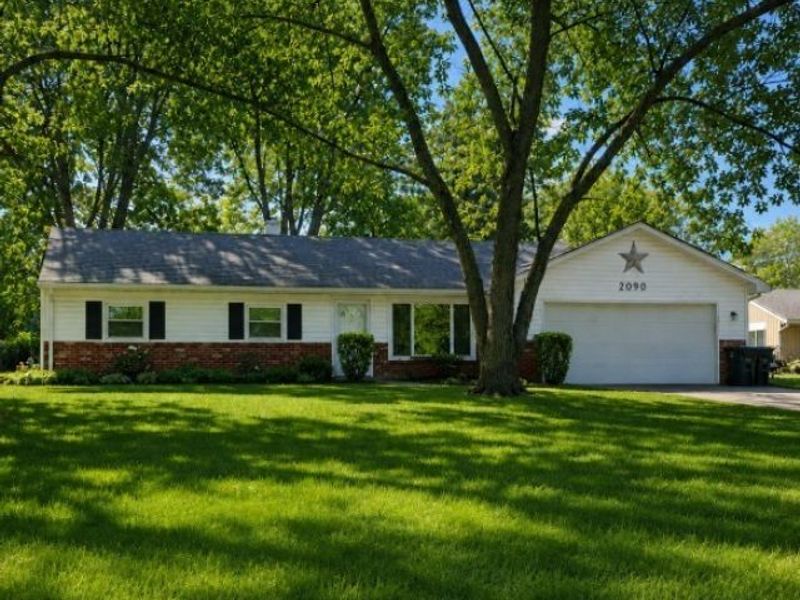 2090 Pinewood Drive, Brunswick, OH 44212 Photo 1