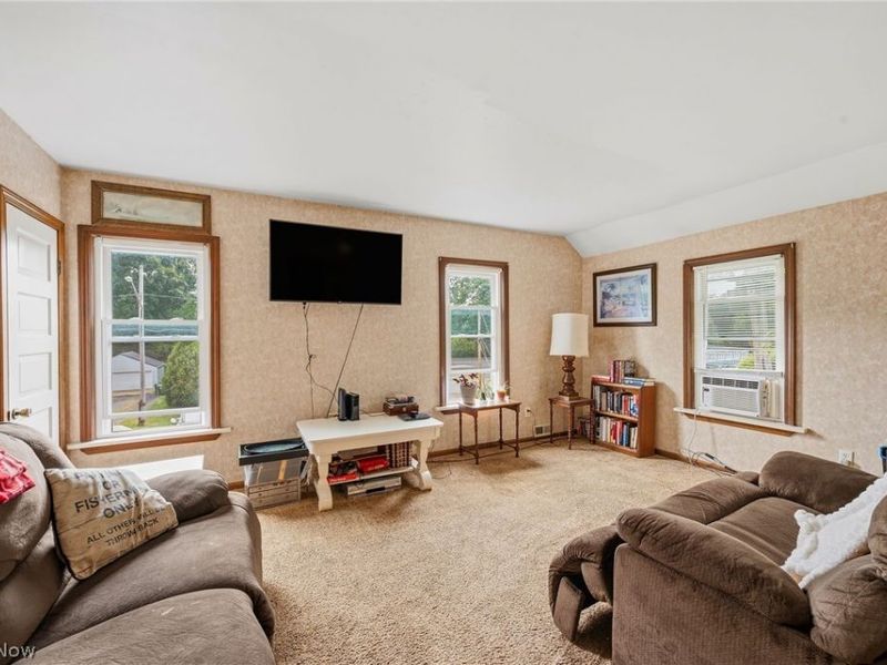 115 Avon Point Avenue, Avon Lake, OH 44012 Photo 16
