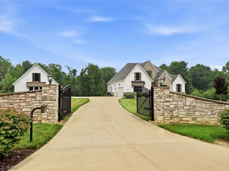 5623 Graven Way, Wadsworth, OH 44281 Photo 2
