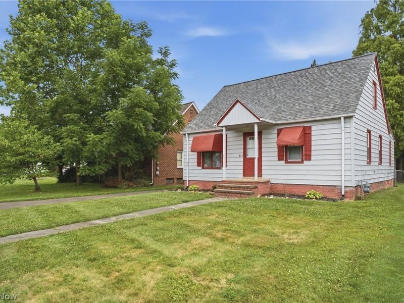 311 Fowles Road, Berea, OH 44017 Photo 2