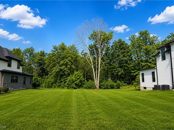 328 Woodridge Lane, Moreland Hills, OH 44022