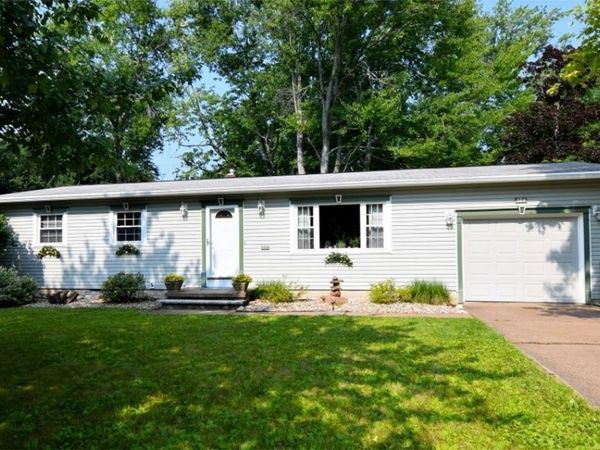 594 Terra Lane , Amherst, OH 44001