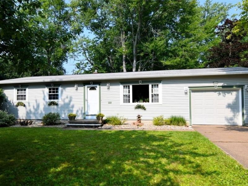 594 Terra Lane, Amherst, OH 44001 Photo 1