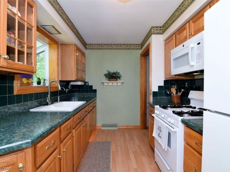 594 Terra Lane, Amherst, OH 44001 Photo 14