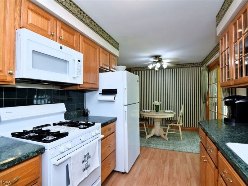 594 Terra Lane, Amherst, OH 44001 Photo 17