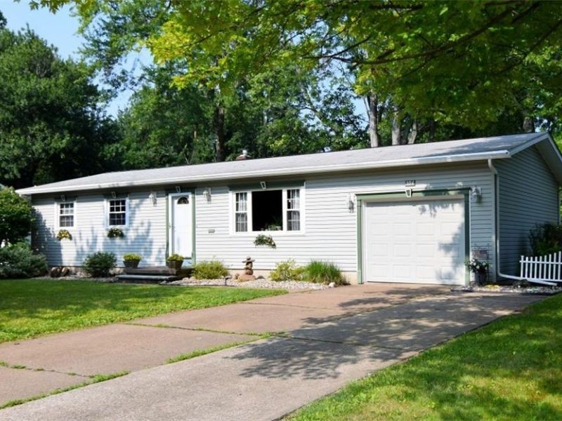 594 Terra Lane, Amherst, OH 44001 Photo 2