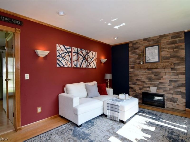 594 Terra Lane, Amherst, OH 44001 Photo 5