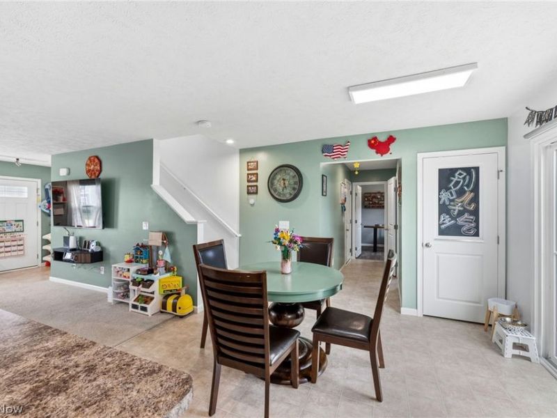 147 Springvale Drive , Amherst, OH 44001 Photo 13