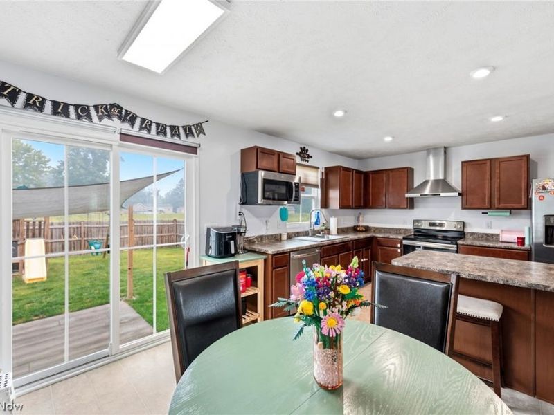 147 Springvale Drive , Amherst, OH 44001 Photo 15
