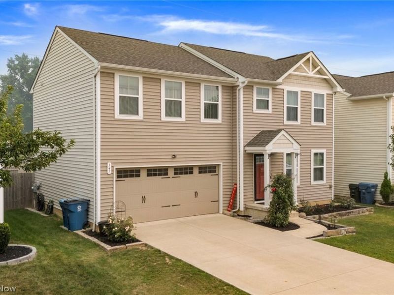 147 Springvale Drive , Amherst, OH 44001 Photo 2